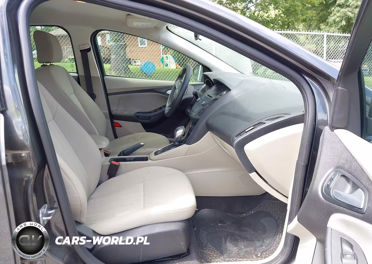 2015 Ford Focus Se VIN:1FADP3K21FL238417 - 5