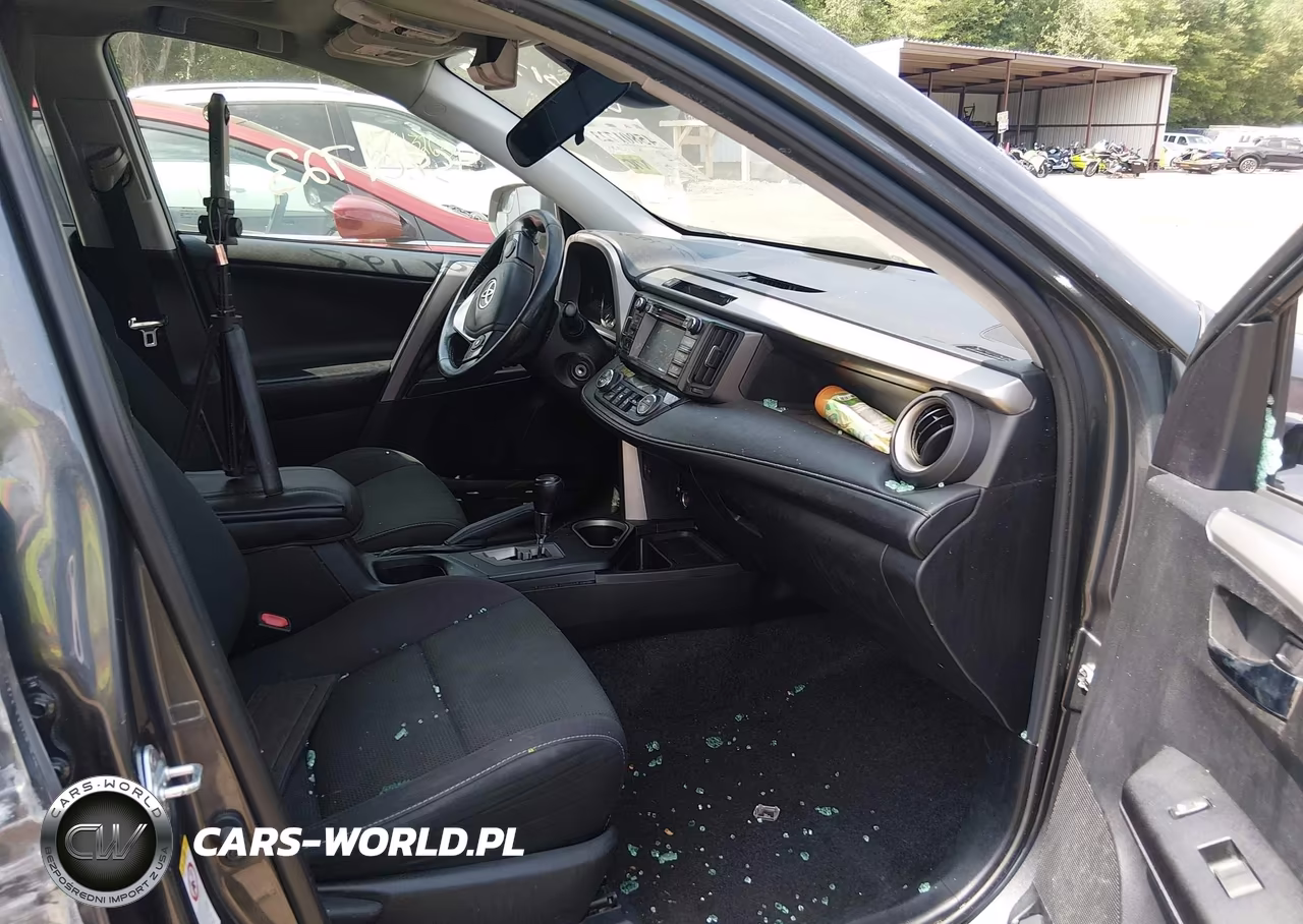 2018 Toyota Rav4 Xle VIN:2T3RFREV0JW790198 - 5