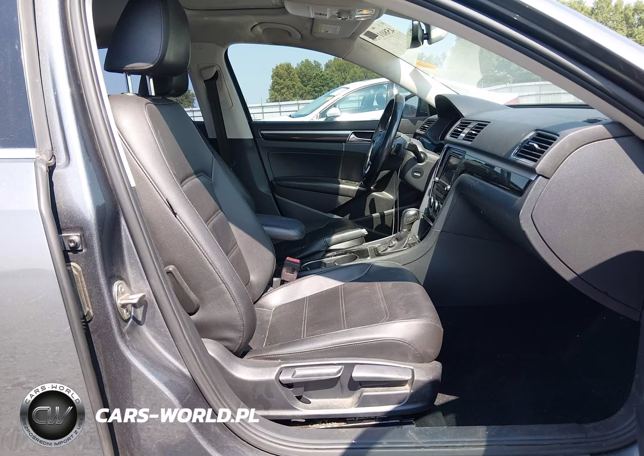 2019 Volkswagen Passat 2.0T Se R-Line VIN:1VWMA7A37KC009017 - 5