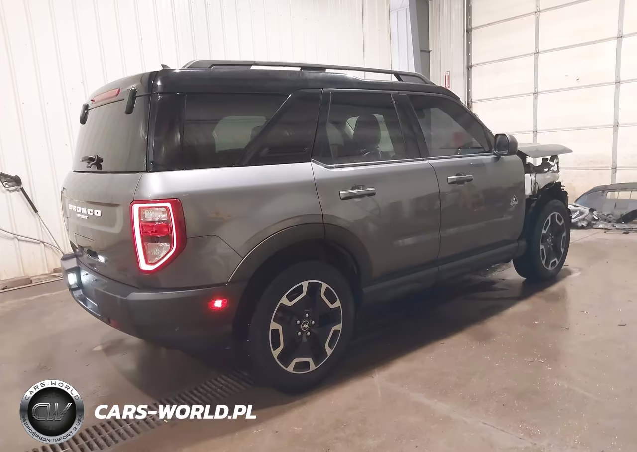 2021 Ford Bronco Sport Outer Banks VIN:3FMCR9C63MRB09416 - 4