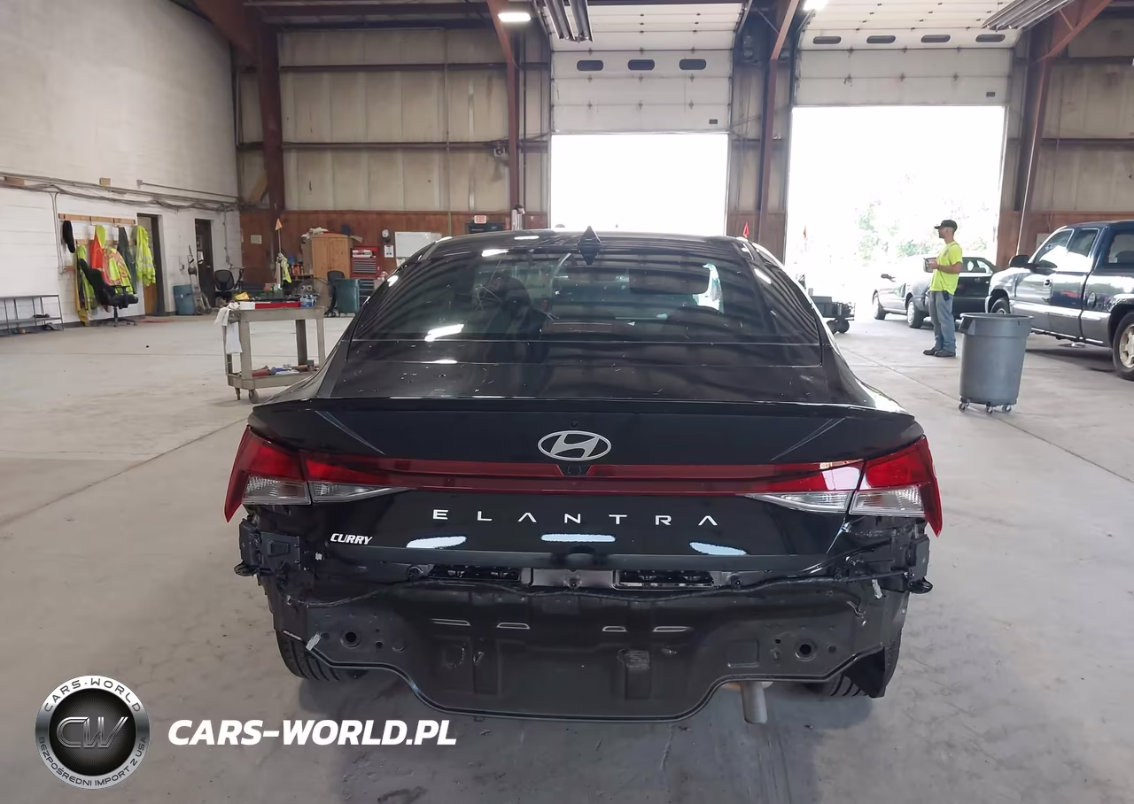2026 Hyundai Elantra Sel Sport VIN:KMHLM4DG4TU115726 - 17