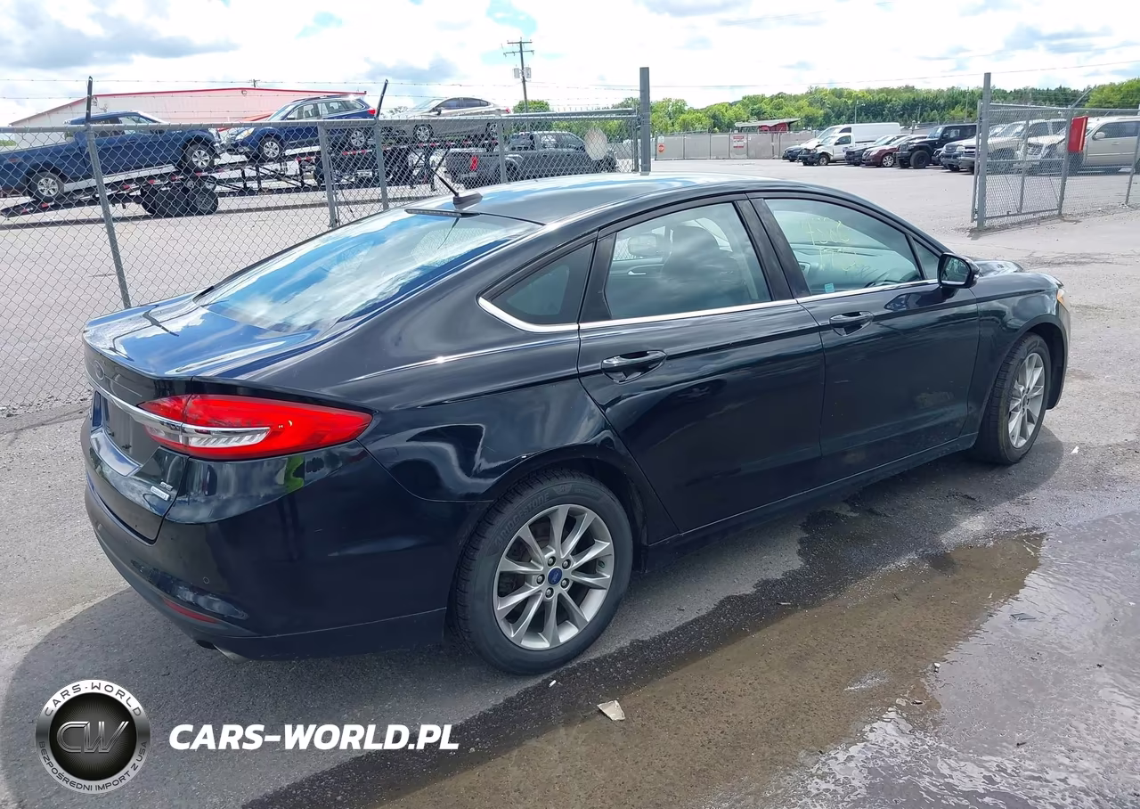 2017 Ford Fusion Se VIN:3FA6P0HD5HR332093 - 4