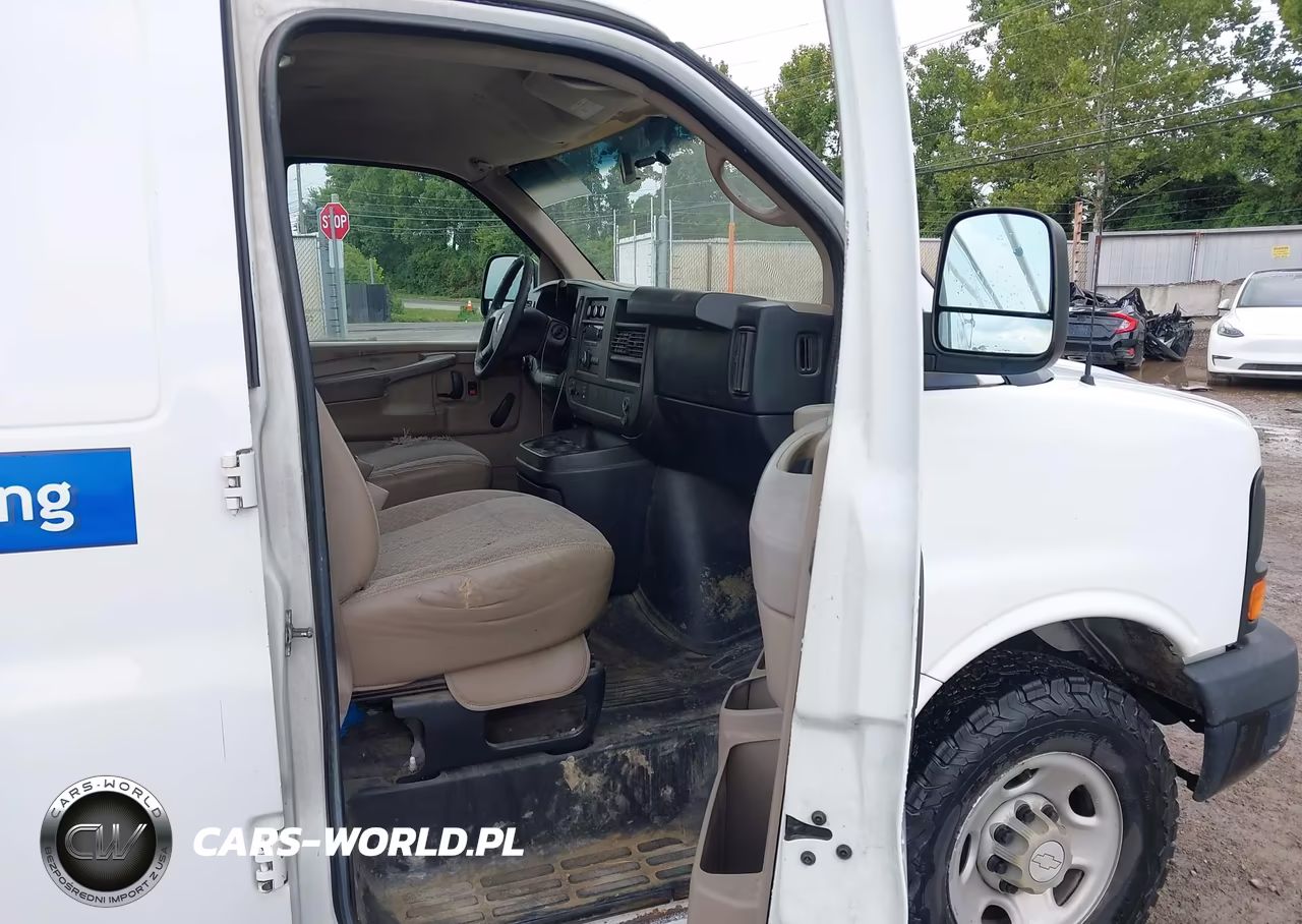 2012 Chevrolet Express 2500 Work Van VIN:1GCWGFCA3C1174608 - 5