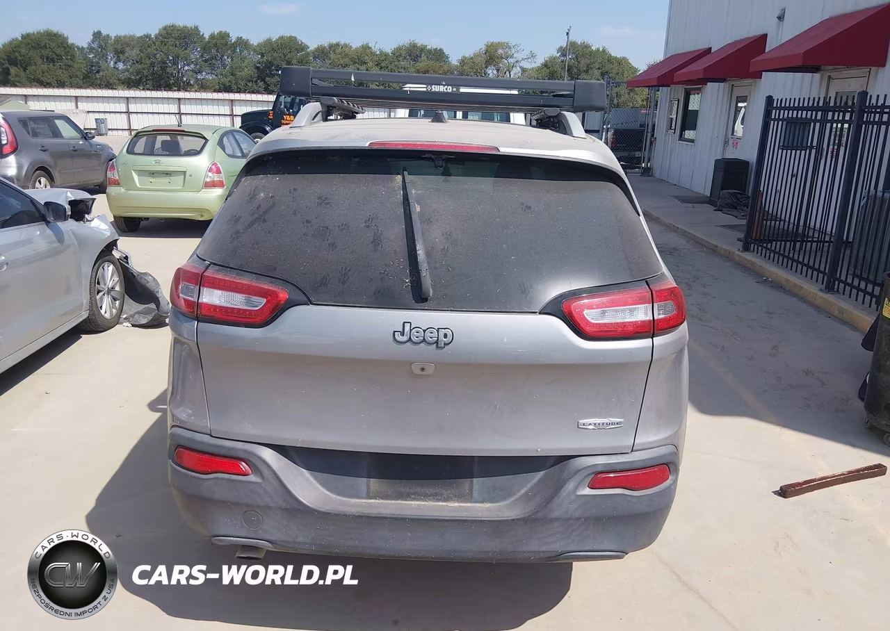 2016 Jeep Cherokee Latitude VIN:1C4PJLCB6GW177623 - 16