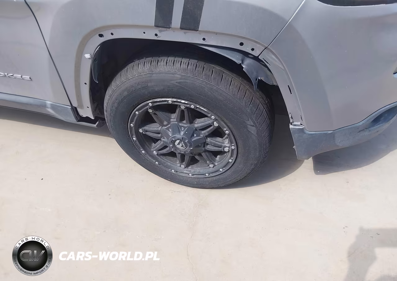 2016 Jeep Cherokee Latitude VIN:1C4PJLCB6GW177623 - 17