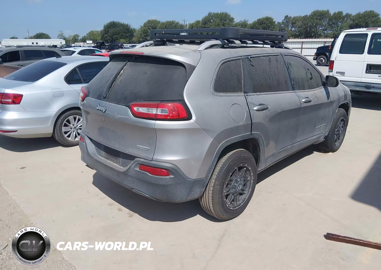 2016 Jeep Cherokee Latitude VIN:1C4PJLCB6GW177623 - 4