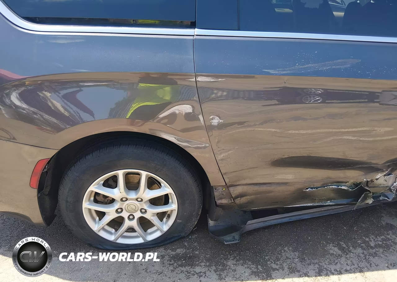 2017 Chrysler Pacifica Touring VIN:2C4RC1DG0HR759227 - 20