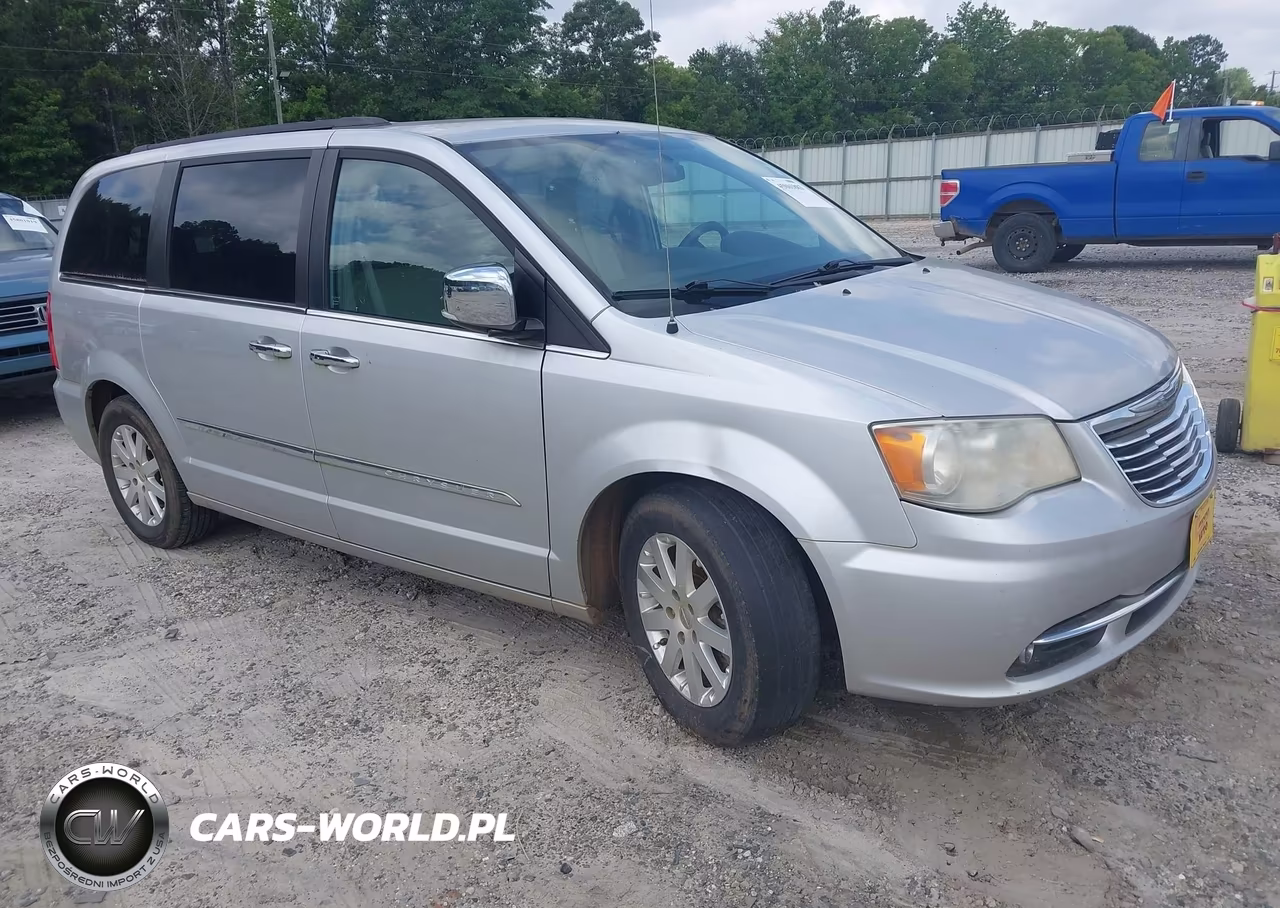 2012 Chrysler Town & Country Touring-L – zdjęcie 1 z 12