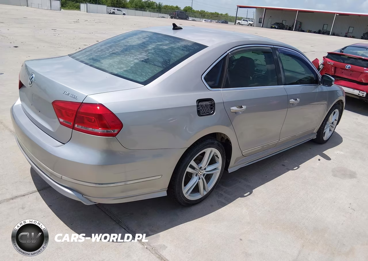 2013 Volkswagen Passat Sel VIN:1VWCN7A30DC074519 - 4