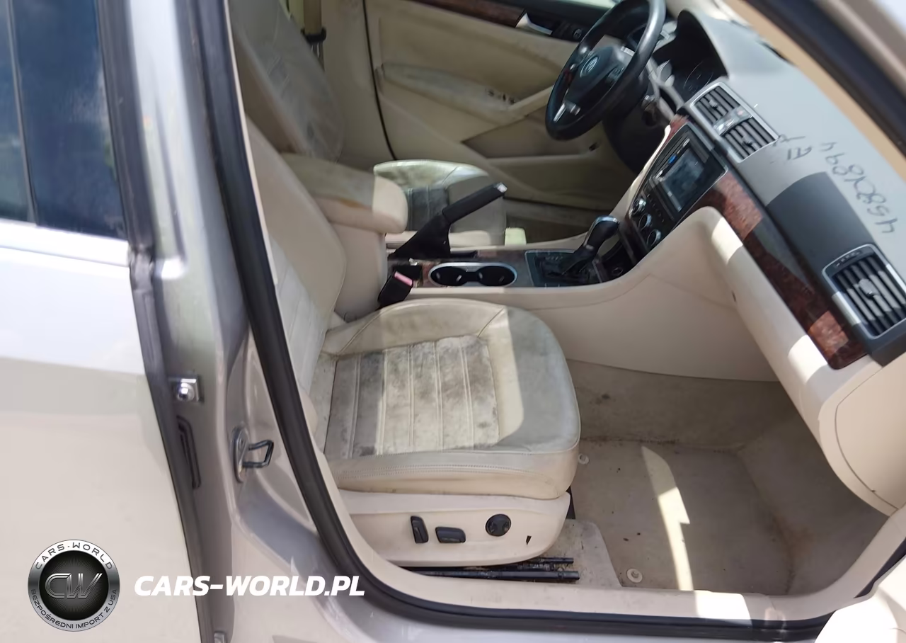 2013 Volkswagen Passat Sel VIN:1VWCN7A30DC074519 - 5