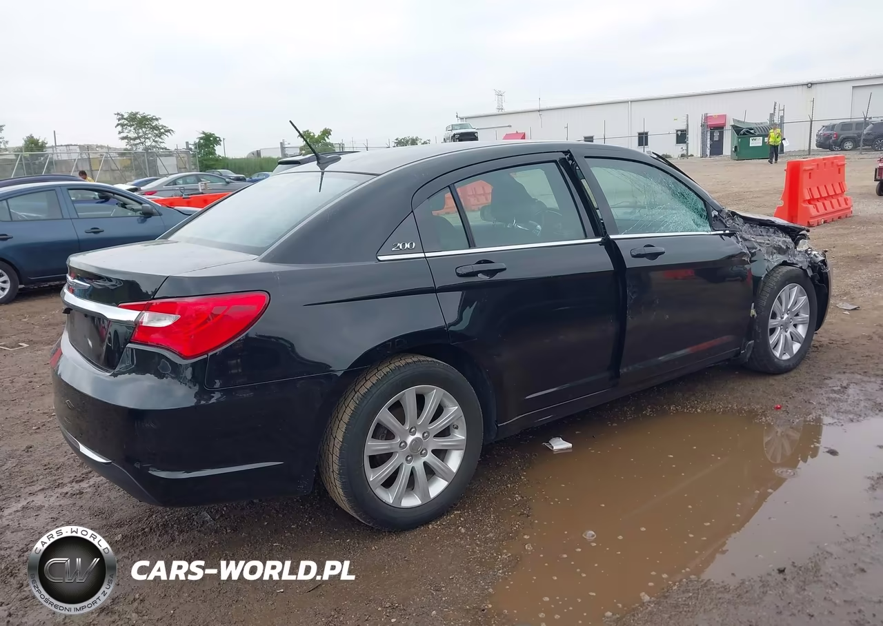 2014 Chrysler 200 Touring VIN:1C3CCBBB7EN111948 - 4