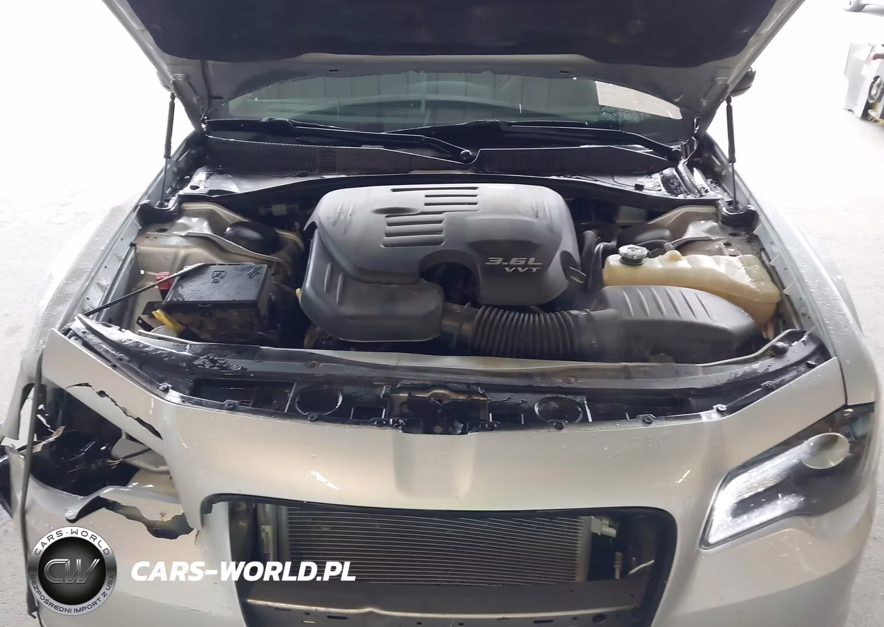 2019 Chrysler 300 Touring VIN:2C3CCARG4KH602509 - 10