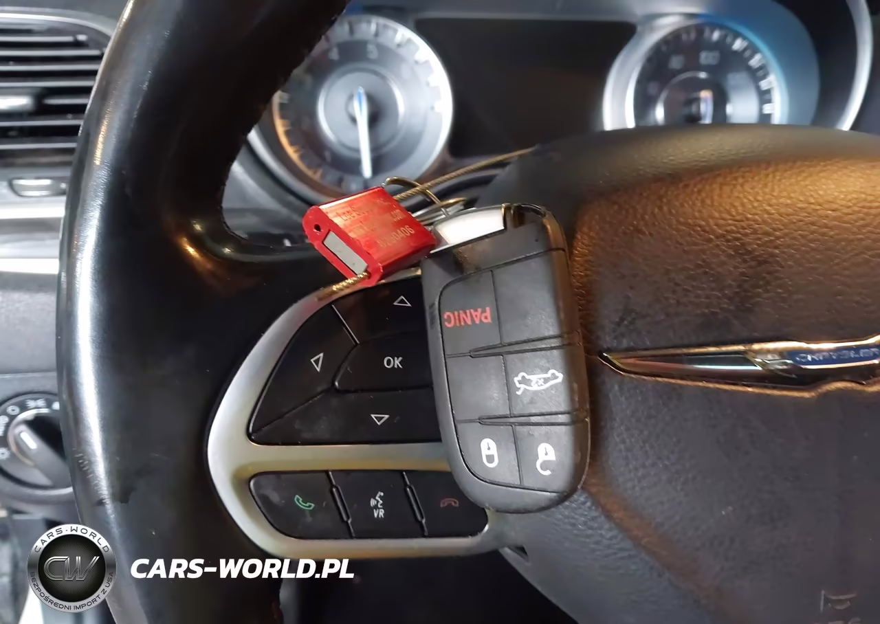 2019 Chrysler 300 Touring VIN:2C3CCARG4KH602509 - 11