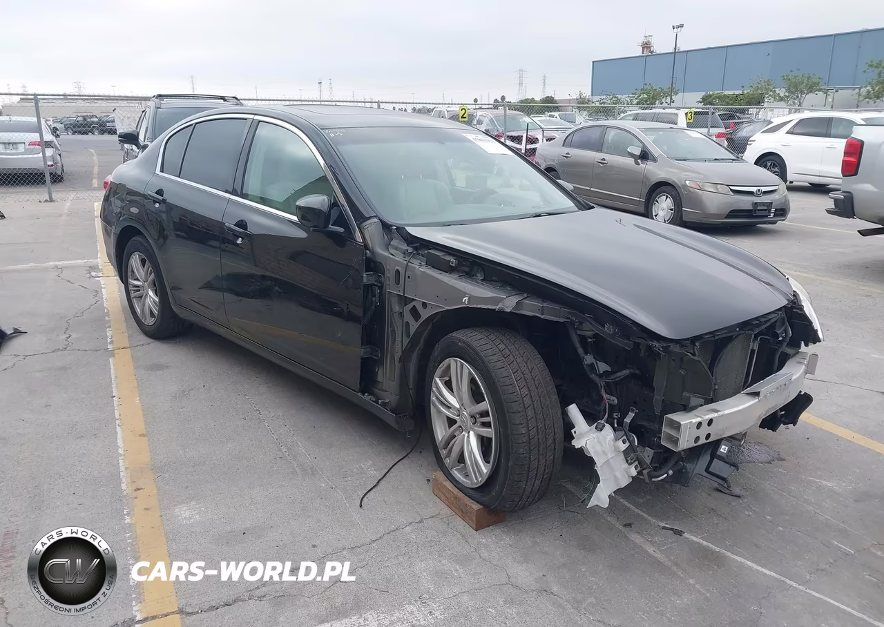 2015 Infiniti Q40 – zdjęcie 1 z 17