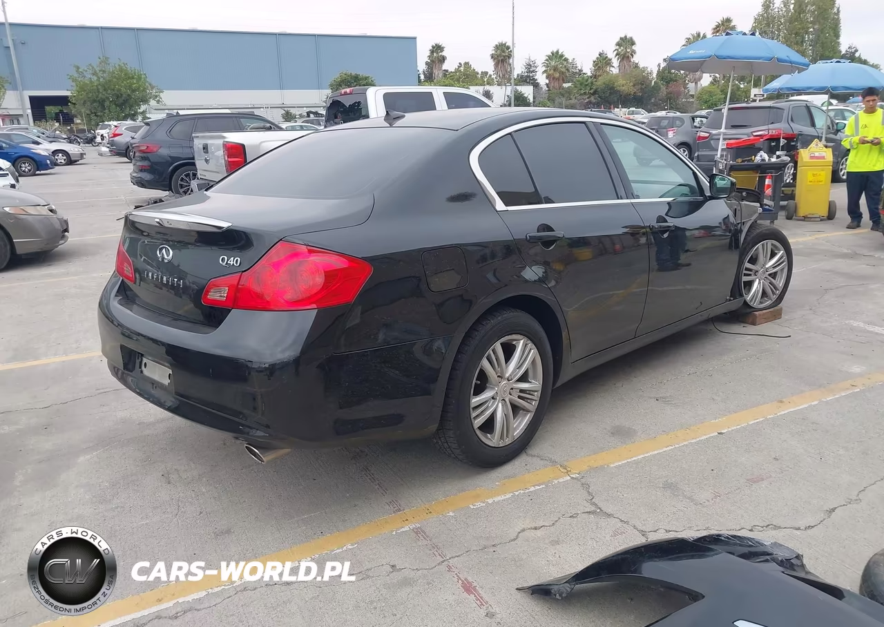 2015 Infiniti Q40 VIN:JN1CV6AP5FM501001 - 4