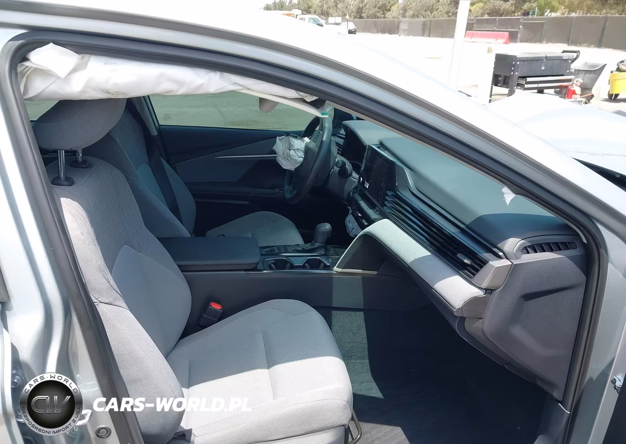 2025 Toyota Camry Xse VIN:4T1DAACK5SU146628 - 5
