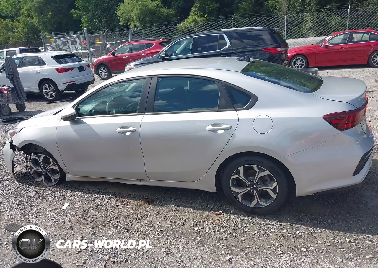 2019 Kia Forte Lxs VIN:3KPF24AD0KE125331 - 15