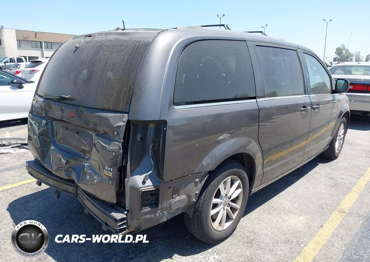 2018 Dodge Grand Caravan Sxt VIN:2C4RDGCG1JR208991 - 4