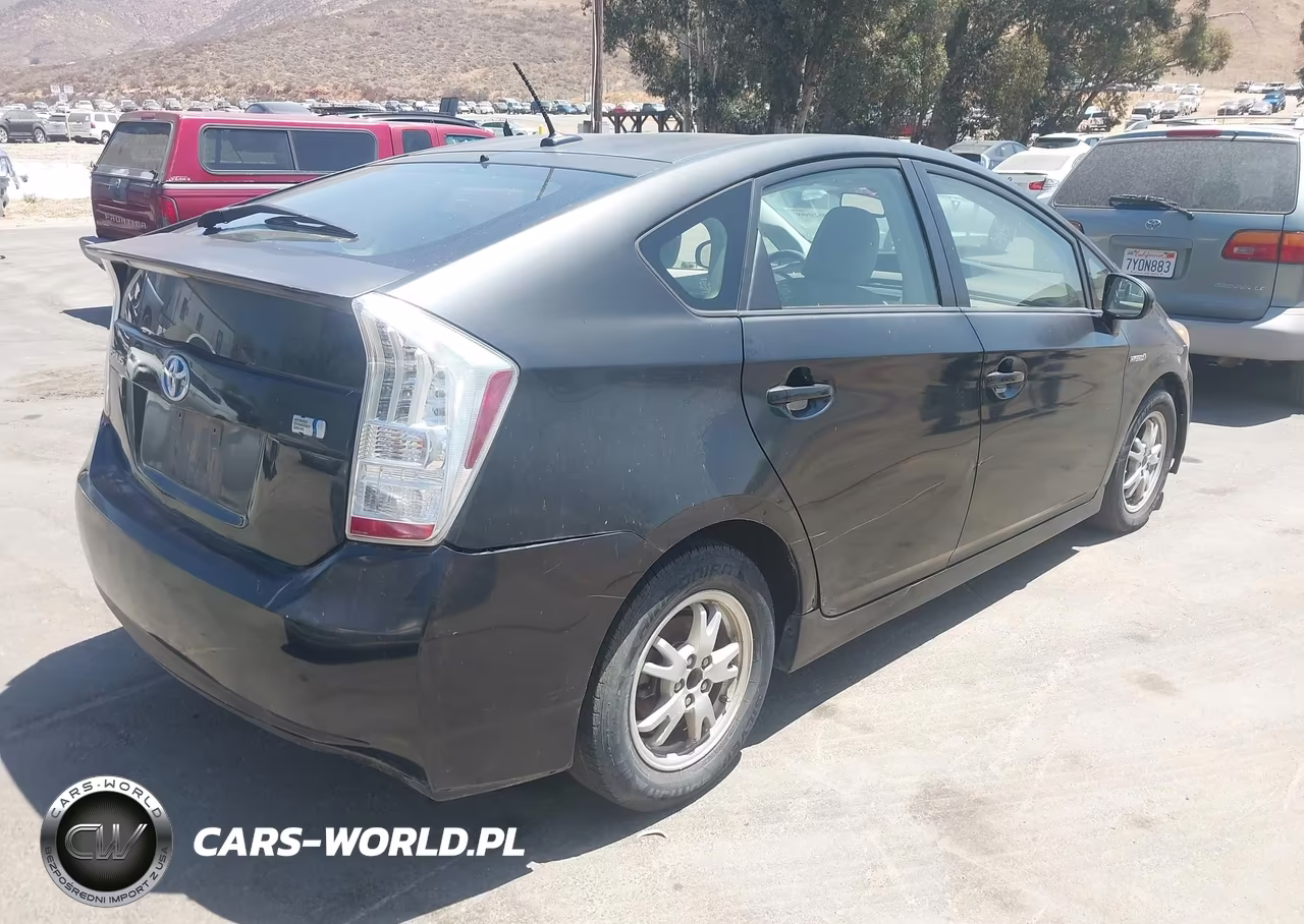 2011 Toyota Prius Four VIN:JTDKN3DU5B1457568 - 4