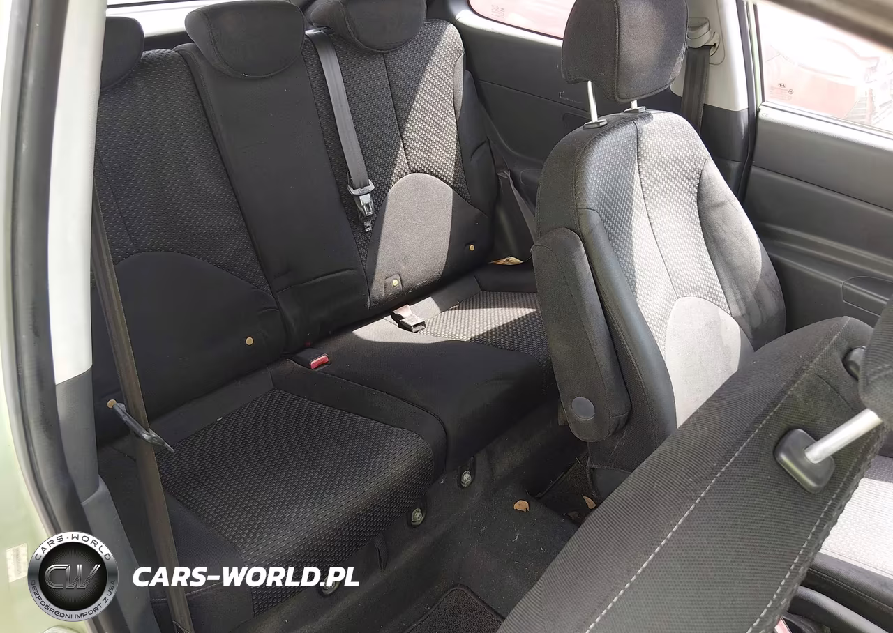 2008 Hyundai Accent Gs VIN:KMHCM36CX8U073297 - 8