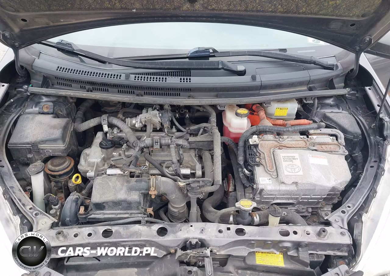 2013 Toyota Prius C Two VIN:JTDKDTB30D1054954 - 10