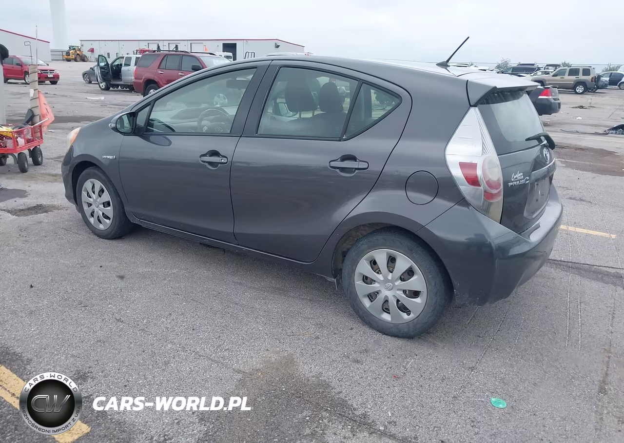 2013 Toyota Prius C Two VIN:JTDKDTB30D1054954 - 3