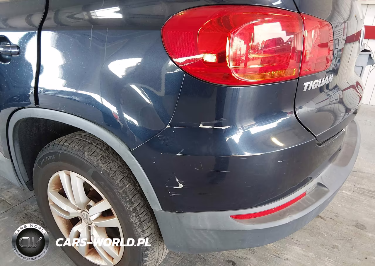 2016 Volkswagen Tiguan S VIN:WVGAV7AX8GW588193 - 6