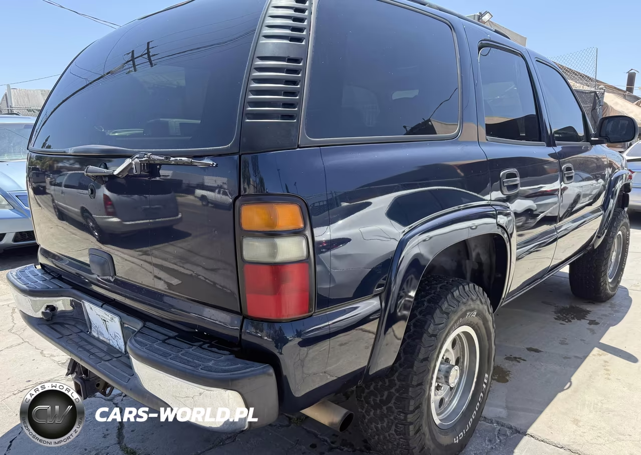 2005 Chevrolet Tahoe Ls VIN:1GNEK13T75R204641 - 4