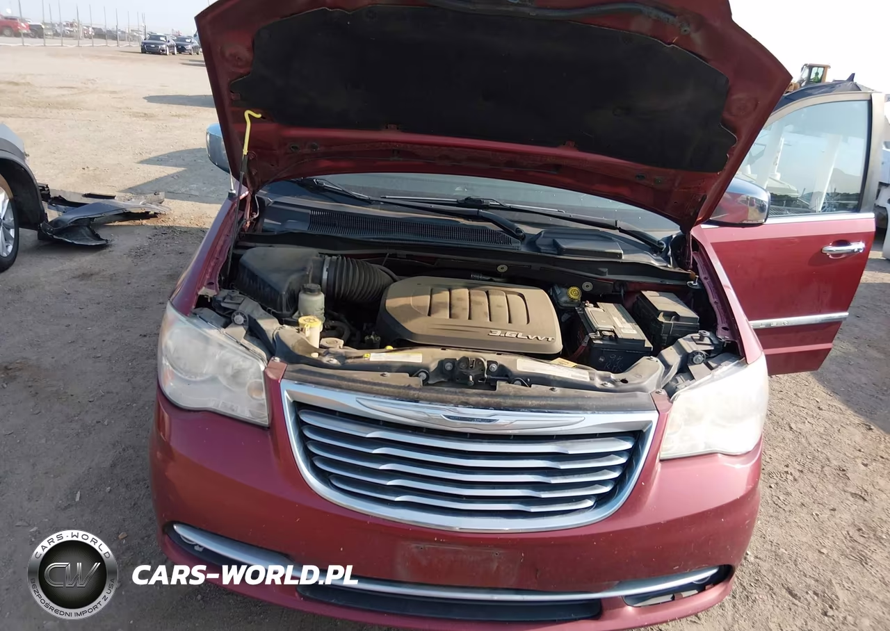 2011 Chrysler Town & Country Touring-L VIN:2A4RR8DG3BR666128 - 10