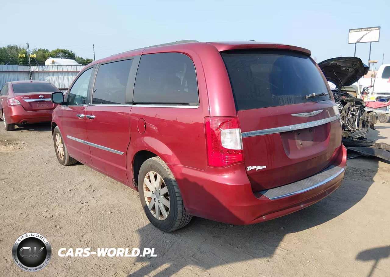 2011 Chrysler Town & Country Touring-L VIN:2A4RR8DG3BR666128 - 3