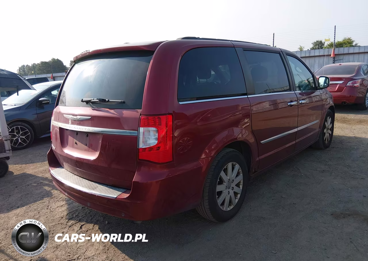 2011 Chrysler Town & Country Touring-L VIN:2A4RR8DG3BR666128 - 4