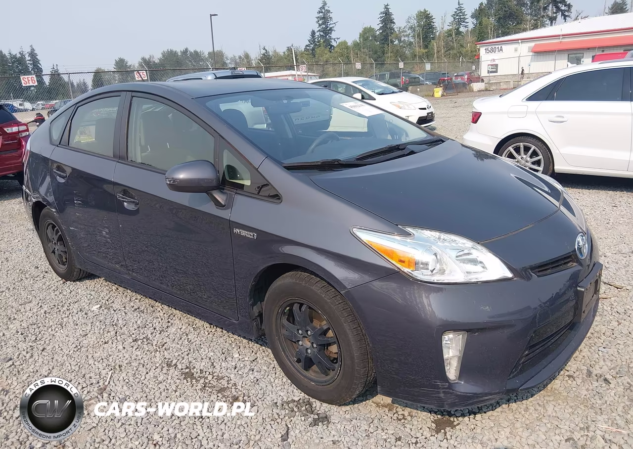 2015 Toyota Prius Two – zdjęcie 1 z 18
