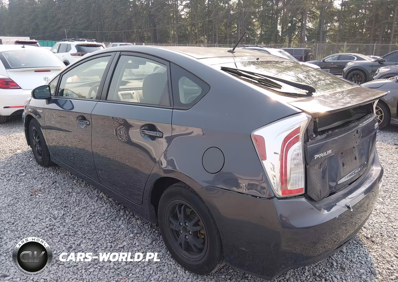 2015 Toyota Prius Two VIN:JTDKN3DU1F0467722 - 3