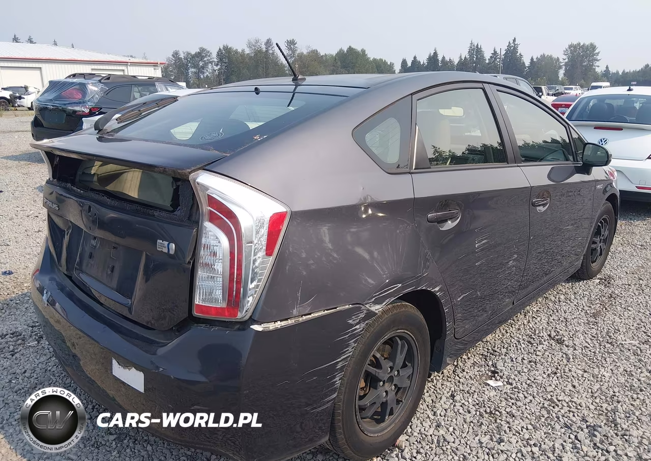 2015 Toyota Prius Two VIN:JTDKN3DU1F0467722 - 4