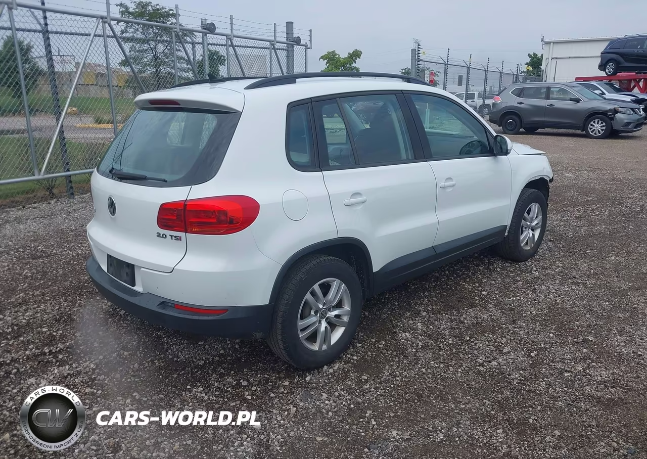 2015 Volkswagen Tiguan S VIN:WVGAV7AX5FW582818 - 4