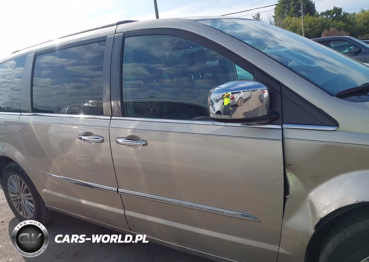 2014 Chrysler Town & Country Touring-L VIN:2C4RC1CG9ER284982 - 13