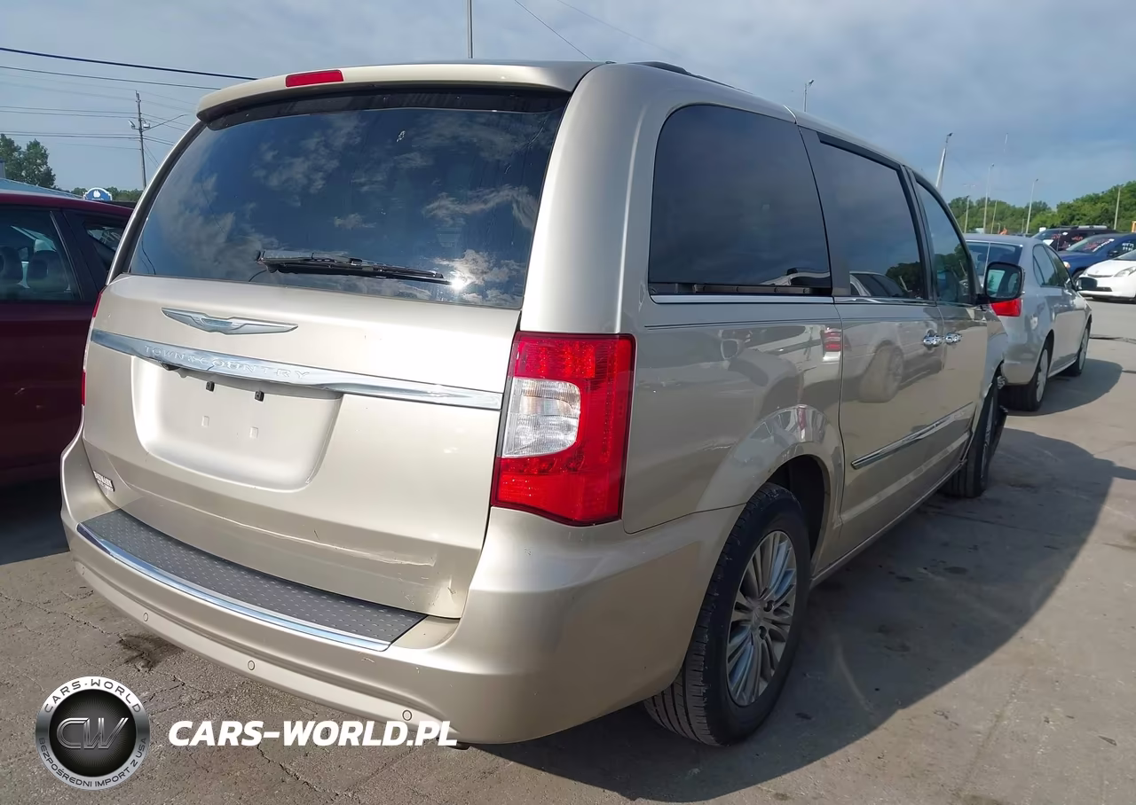 2014 Chrysler Town & Country Touring-L VIN:2C4RC1CG9ER284982 - 4