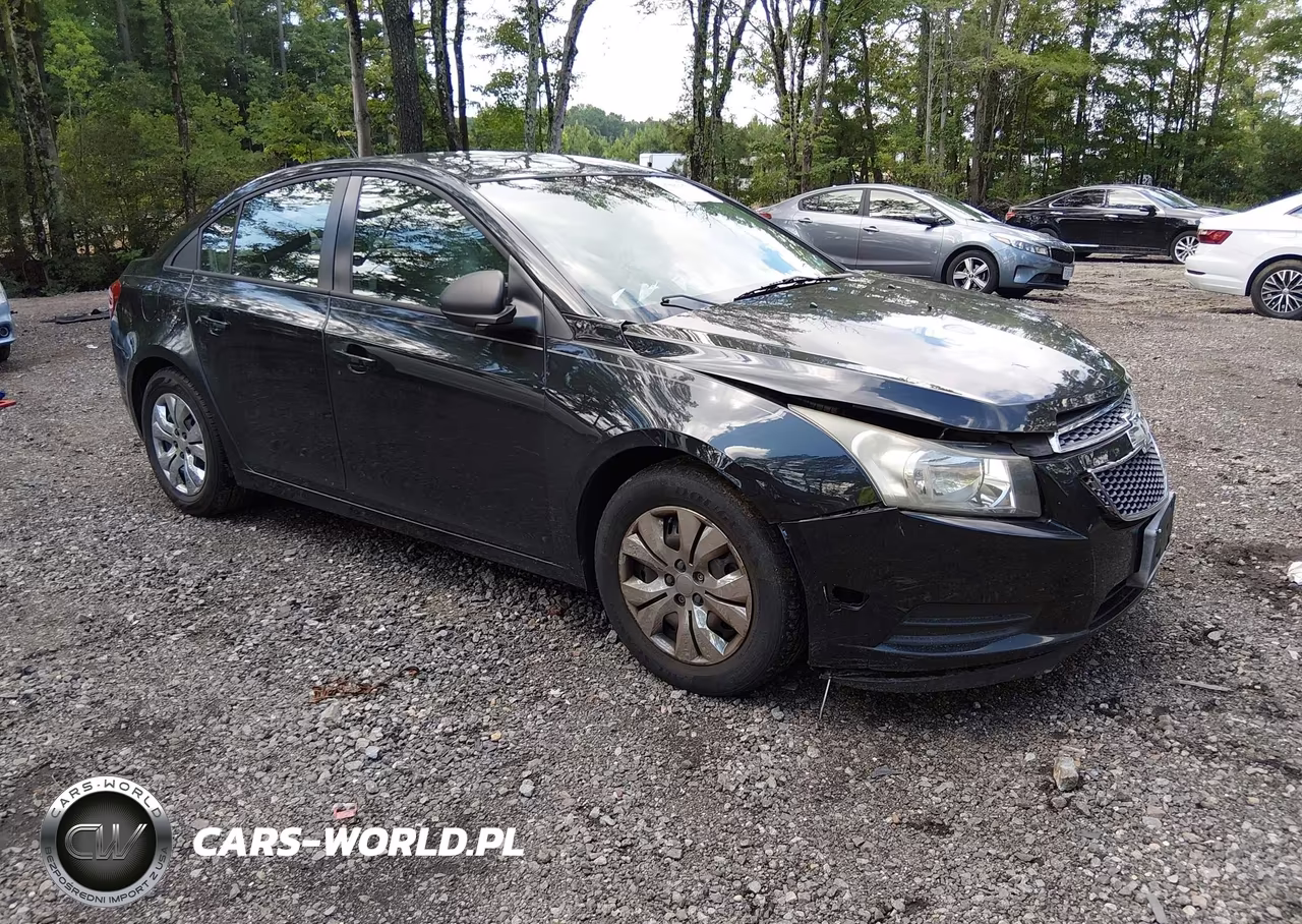 2013 Chevrolet Cruze Ls Auto – zdjęcie 1 z 11