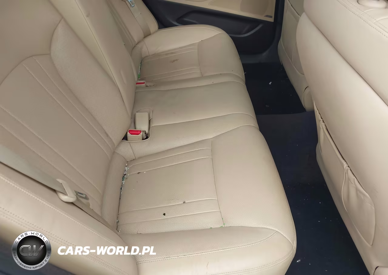 2016 Hyundai Genesis 3.8 VIN:KMHGN4JE1GU120521 - 8