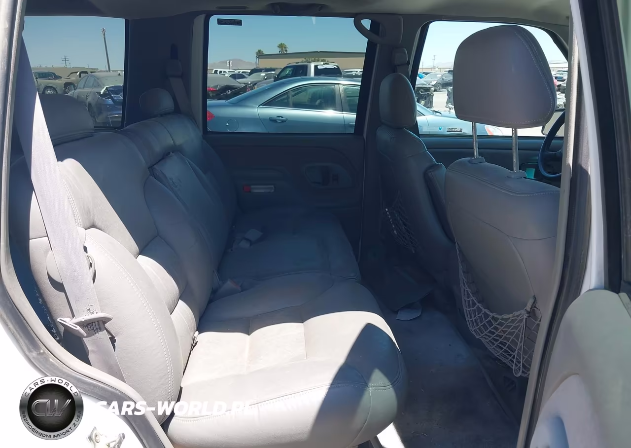 1998 Chevrolet Tahoe Ls VIN:1GNEK13RXWJ377090 - 8