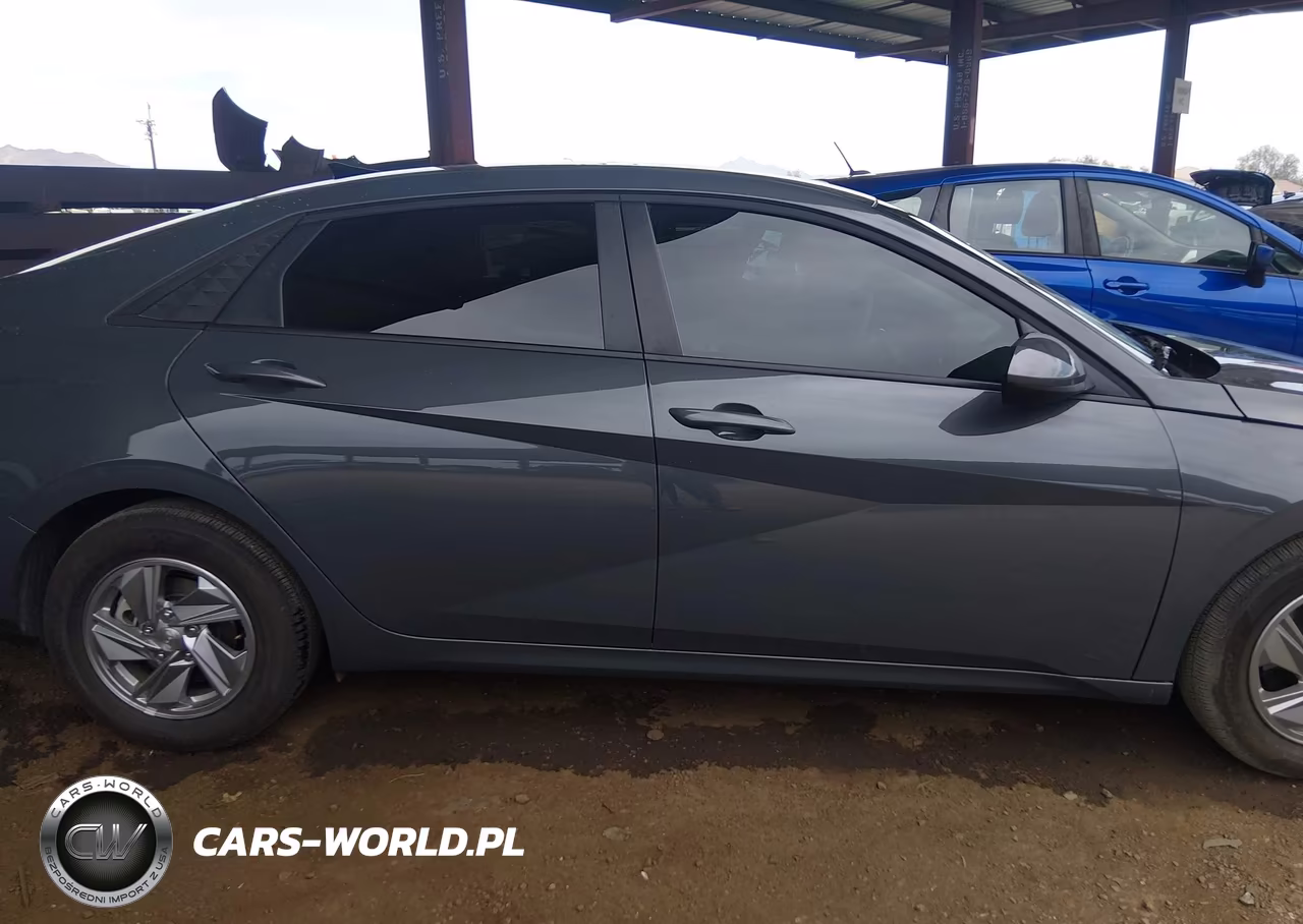 2026 Hyundai Elantra Se VIN:KMHLL4DG2TU116425 - 13
