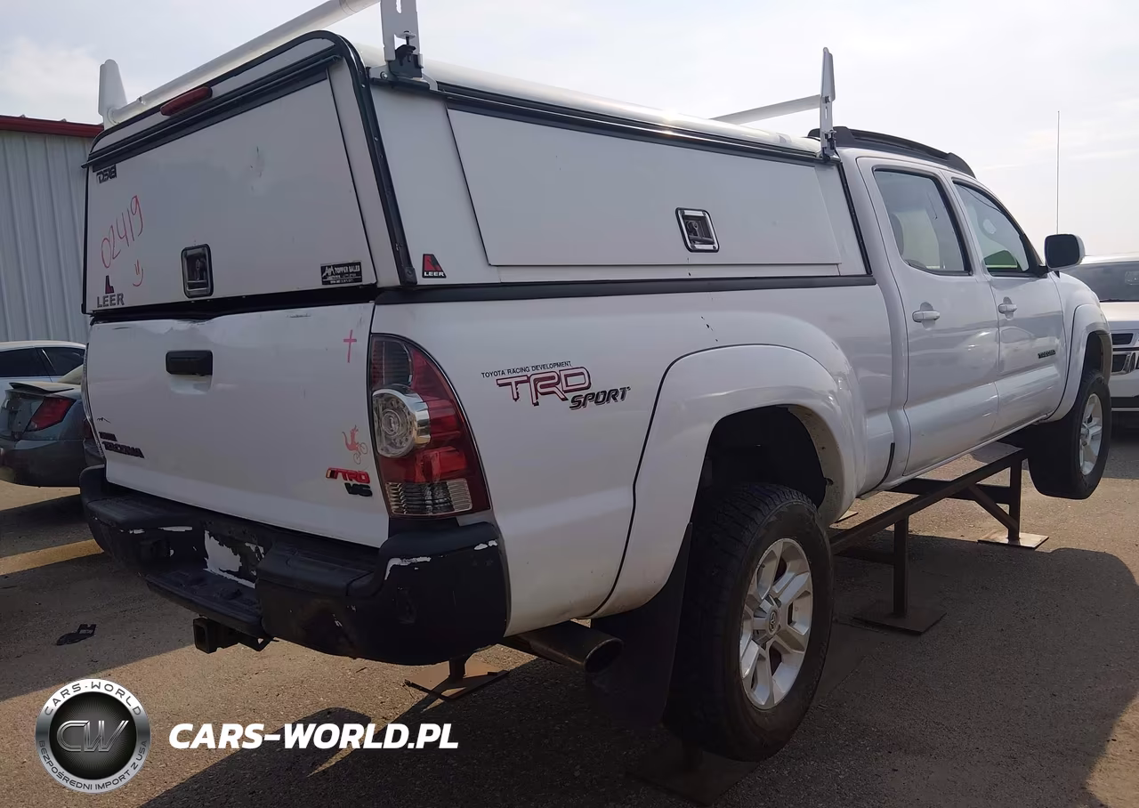 2011 Toyota Tacoma Base V6 VIN:3TMMU4FN3BM028598 - 4