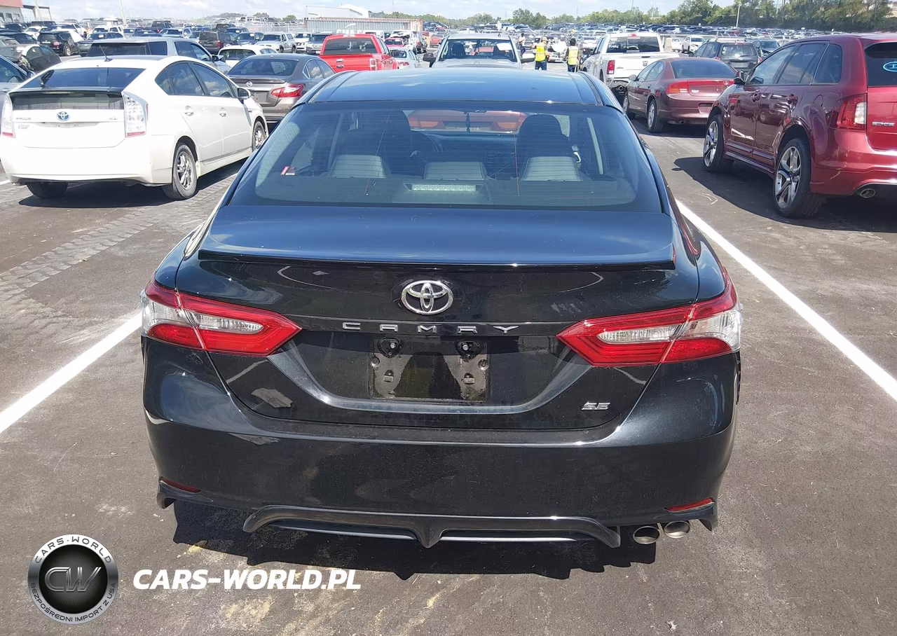 2018 Toyota Camry Se VIN:4T1B11HKXJU620443 - 16