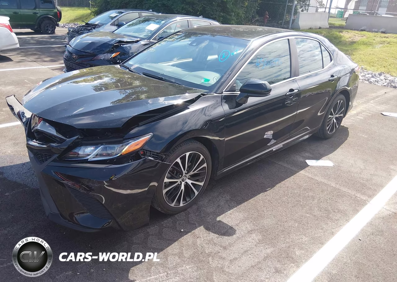 2018 Toyota Camry Se VIN:4T1B11HKXJU620443 - 2