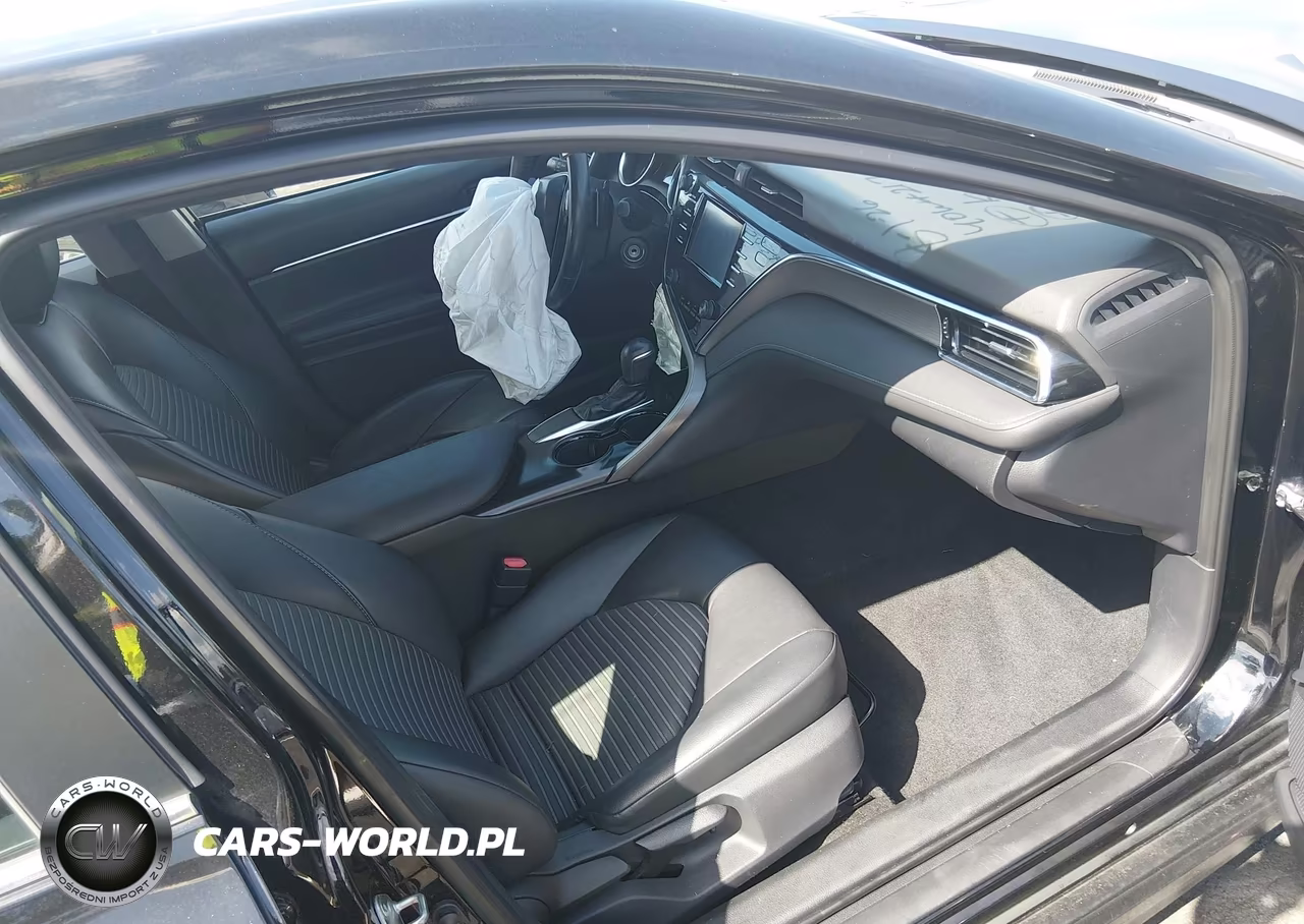 2018 Toyota Camry Se VIN:4T1B11HKXJU620443 - 5