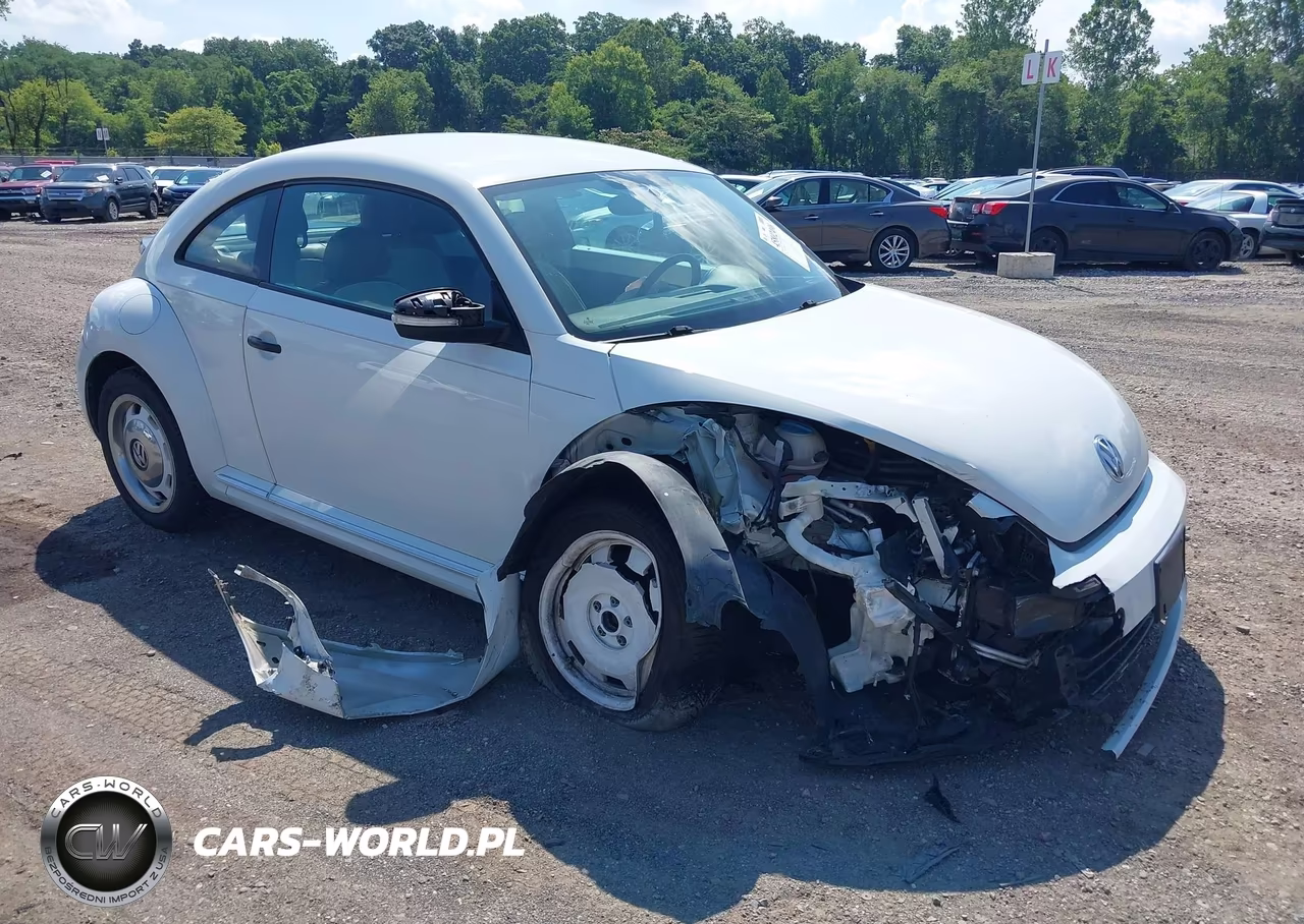 2016 Volkswagen Beetle 1.8T Classic – zdjęcie 1 z 16