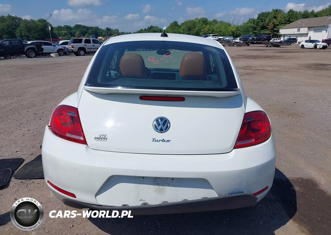 2016 Volkswagen Beetle 1.8T Classic VIN:3VWF17ATXGM634848 - 16