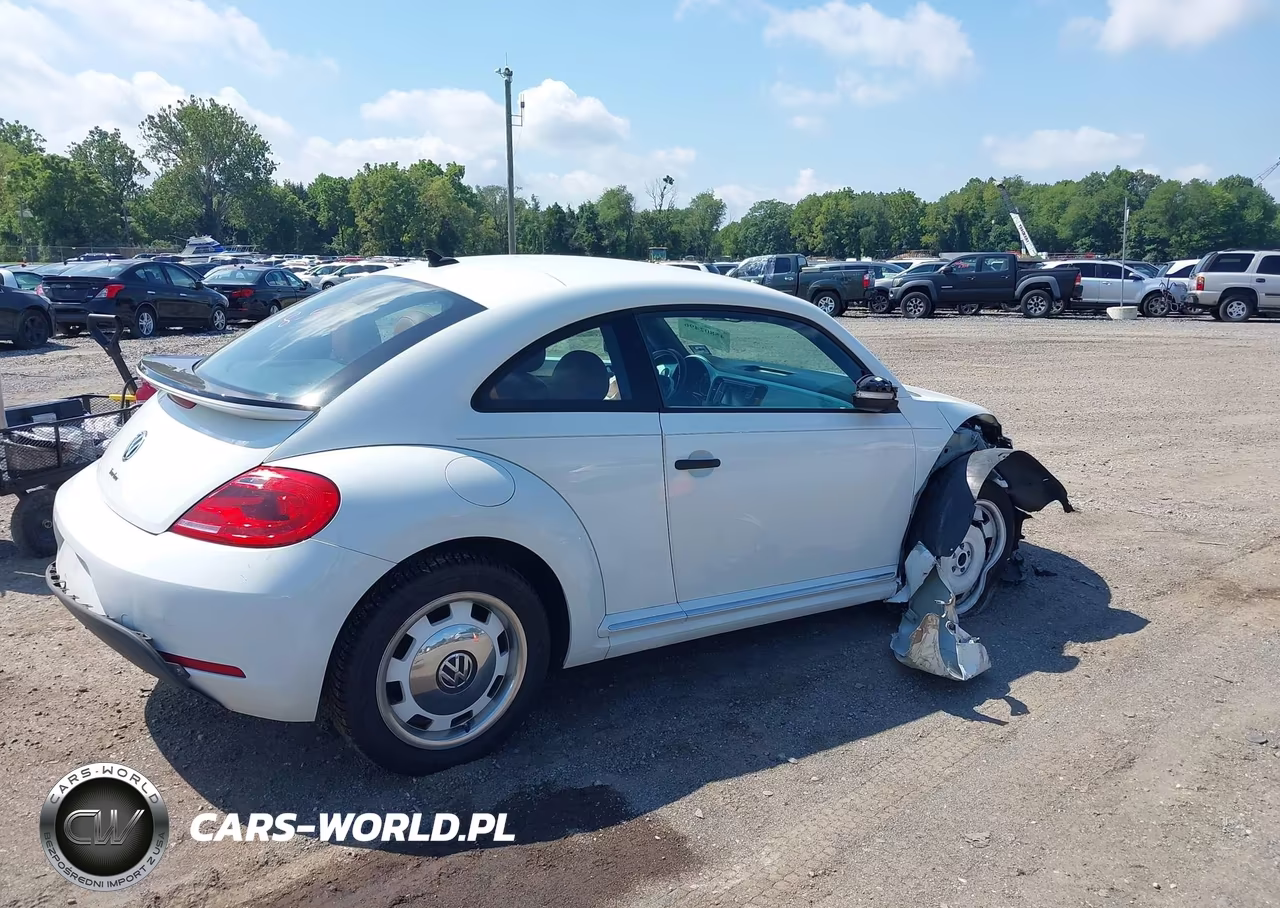 2016 Volkswagen Beetle 1.8T Classic VIN:3VWF17ATXGM634848 - 4