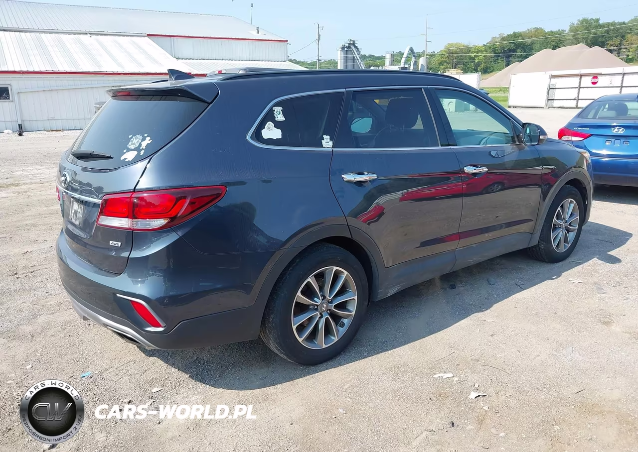 2017 Hyundai Santa Fe Se VIN:KM8SNDHF5HU233821 - 4