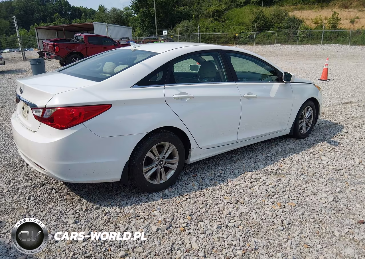 2013 Hyundai Sonata Gls VIN:5NPEB4AC3DH785574 - 4